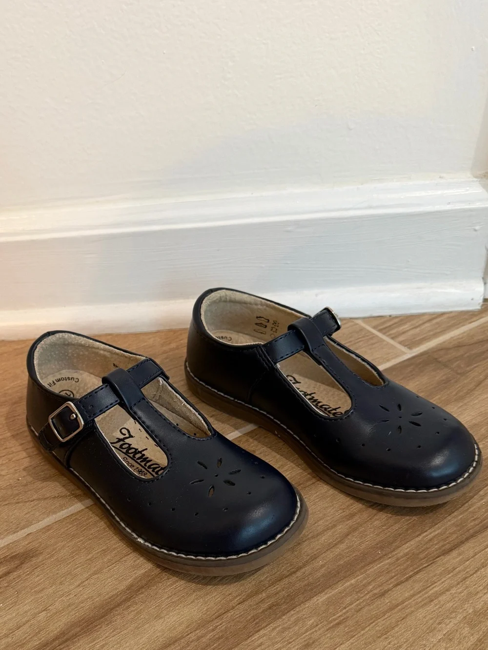 FootMates Sherry Mary Jane’s in Navy Blue